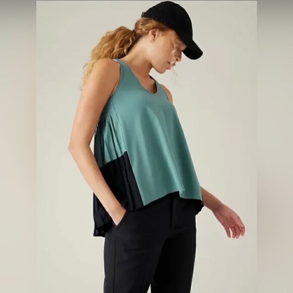 Athleta Swing Forward Pleated Tank Top Size Medium Mauve Lavender NWT $109 - Picture 7 of 10